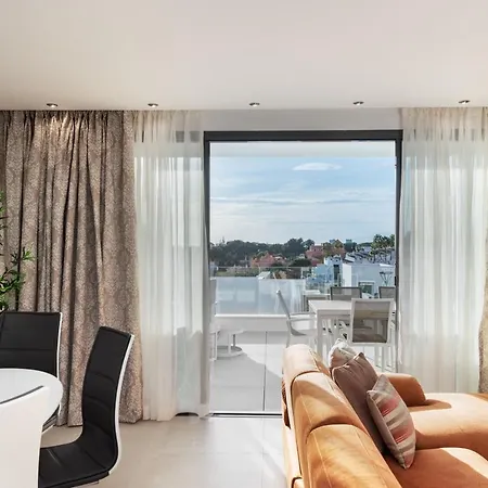 Apartment 3 Bedroom In Artola With Private Pool Marbella