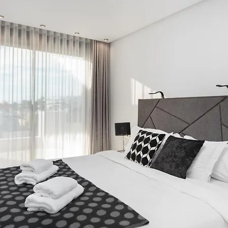 Apartment 3 Bedroom In Artola With Private Pool