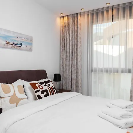 3 Bedroom In Artola With Private Pool Daire *